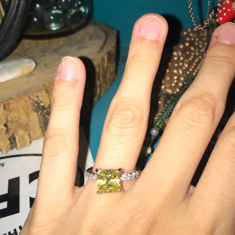 Large diamond ring